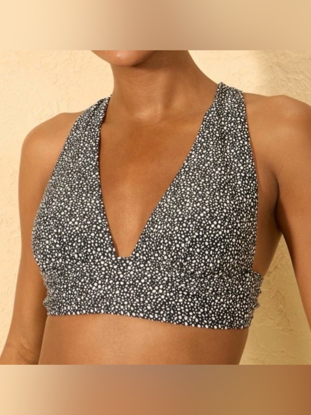 Shade & Shore Black & White Speckled Triangle Bikini Top
XL (14/16)
NEW NWT